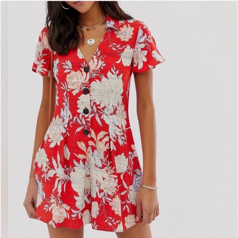 ASOS Red Button Front Tea Playsuit Romper in Floral Tropical Print - Picture 6 of 6